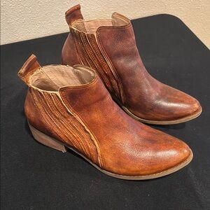 Caty by Matisse Leather Ankle Boots